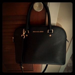 Michael kors cross body